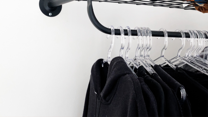 Guarda-roupa minimalista